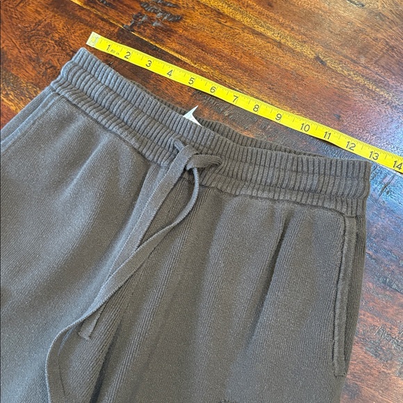 ALO Yoga Scholar Knit High-Waist Cargo Pants size Medium - Picture 8 of 9